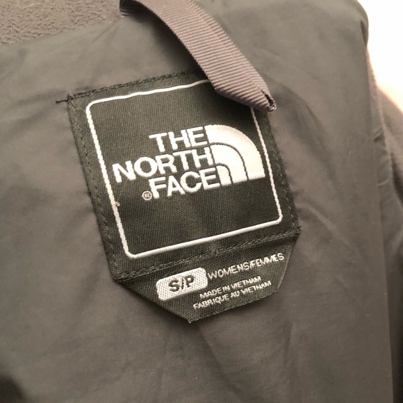 North Face Puffer Jacket - Picture 3 of 3